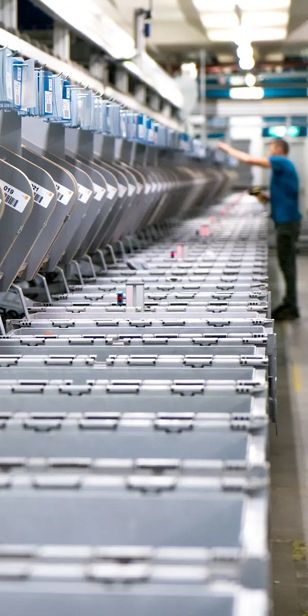 We Fashion exits Split tray